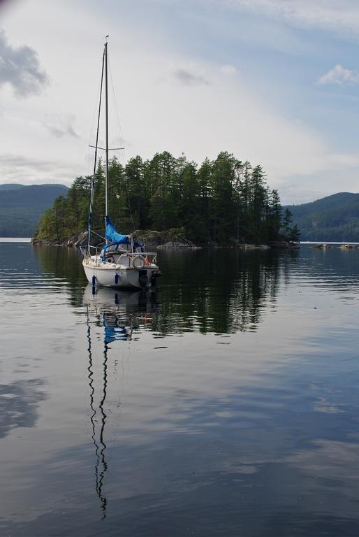 Tranquility Bay Waterfront Inn Sechelt Eksteriør billede